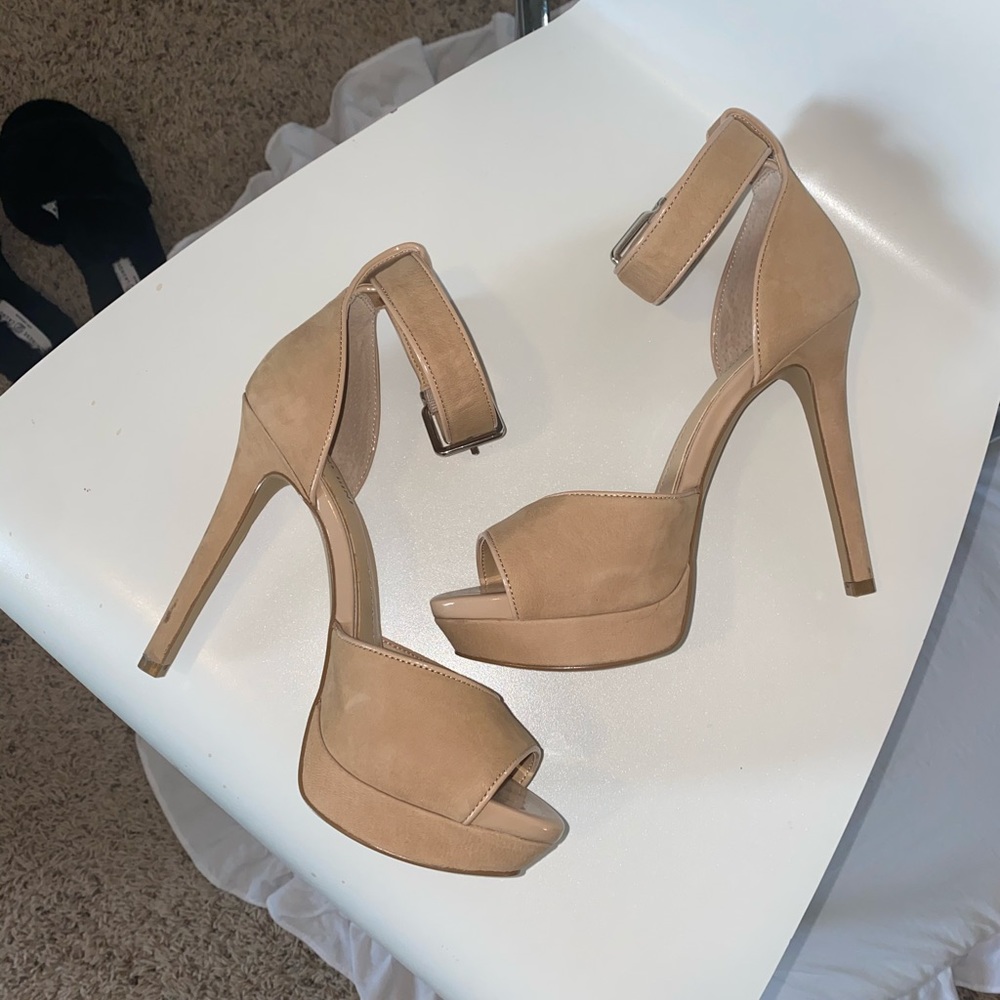 Neutral Gianni Bini Heels with Strap